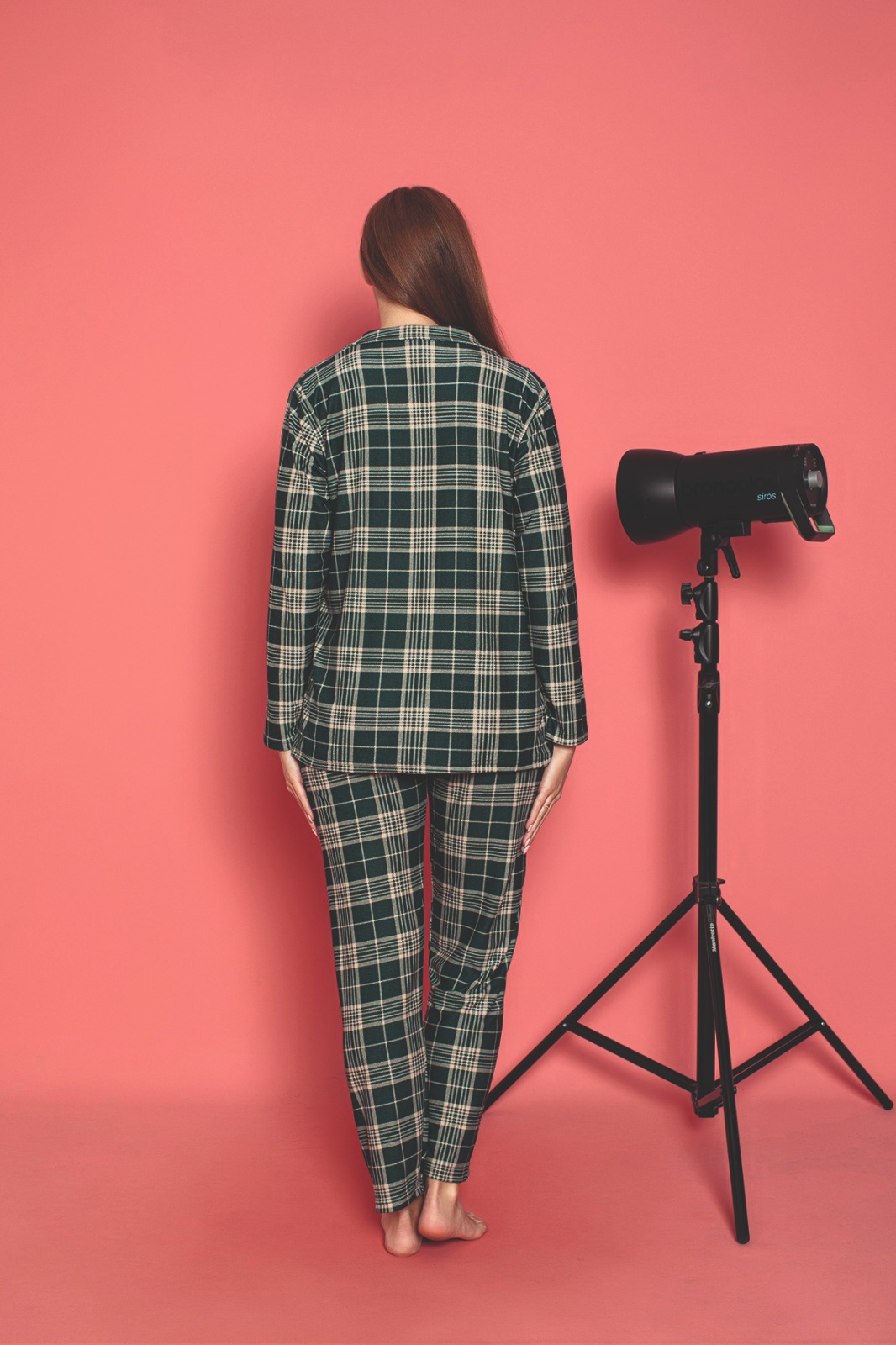 Ekose Önden Düğmeli Kadın Pijama Takımı Süet Kumaş Ekose Önden Düğmeli Kadın Pijama Takımı Süet Kumaş