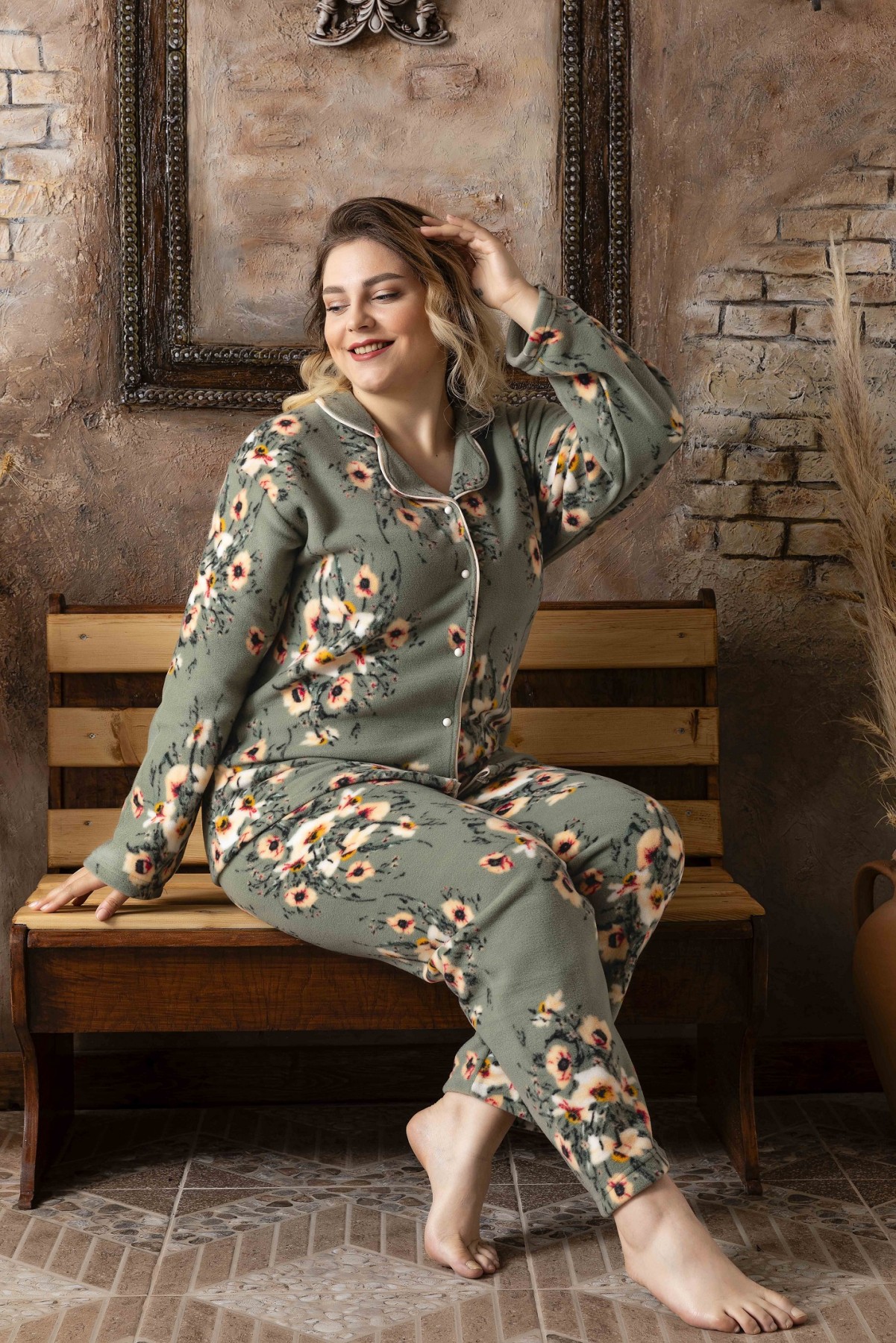 Kadın Battal Büyük Beden Önden Düğmeli Uzun Kollu Polar Pijama Takımı HAKİ-L