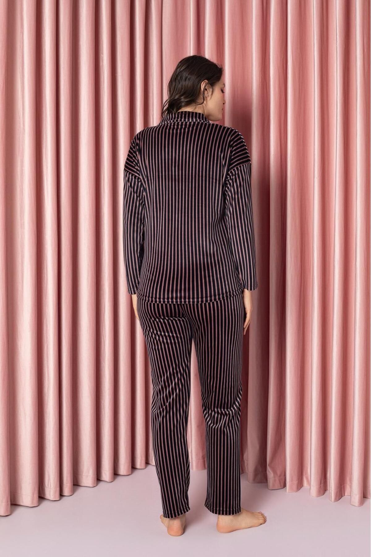 Kadın Kadife Önden Düğmeli Pijama Takımı YENİ SEZON