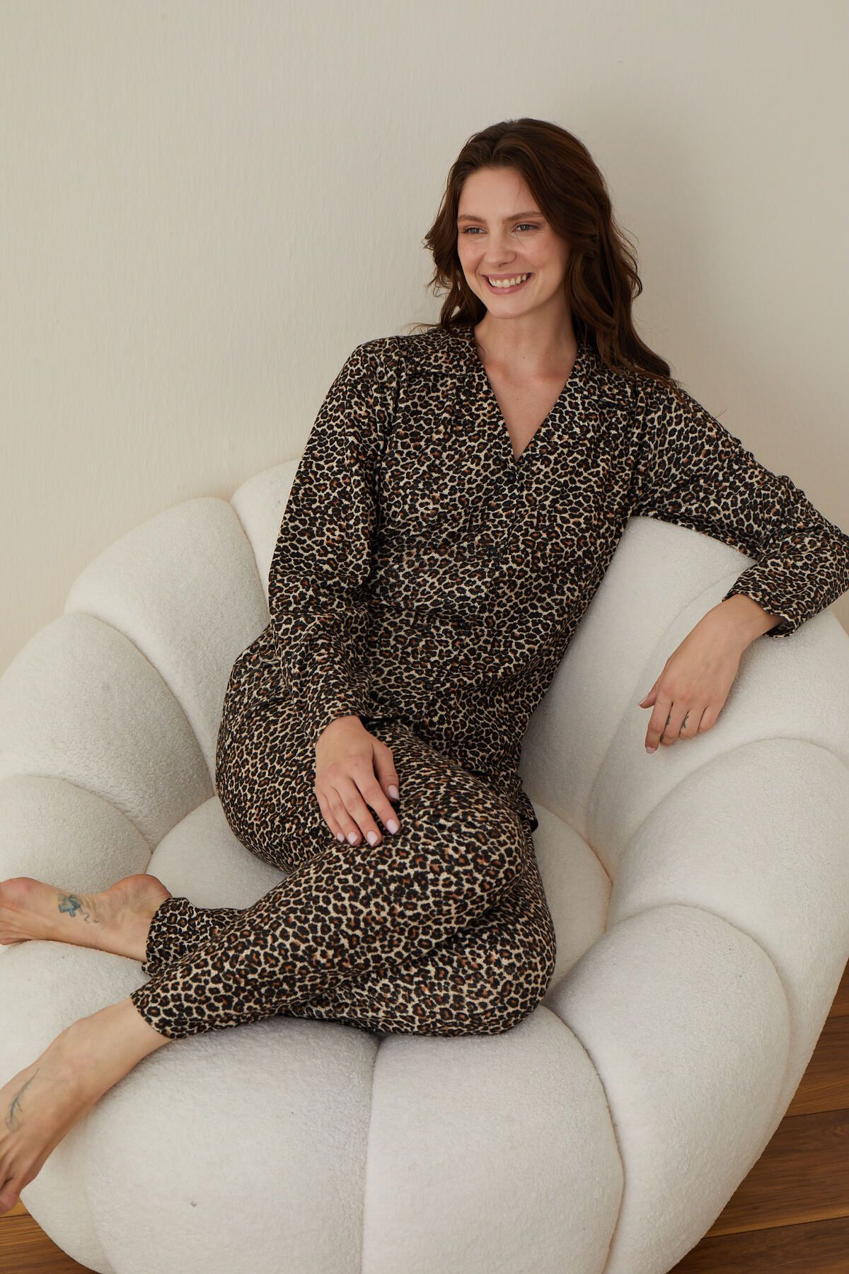Önden Düğmeli Kadın Pijama Takımı Süet Kumaş