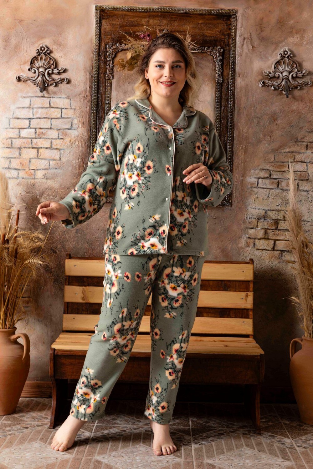 Kadın Battal Büyük Beden Önden Düğmeli Uzun Kollu Polar Pijama Takımı