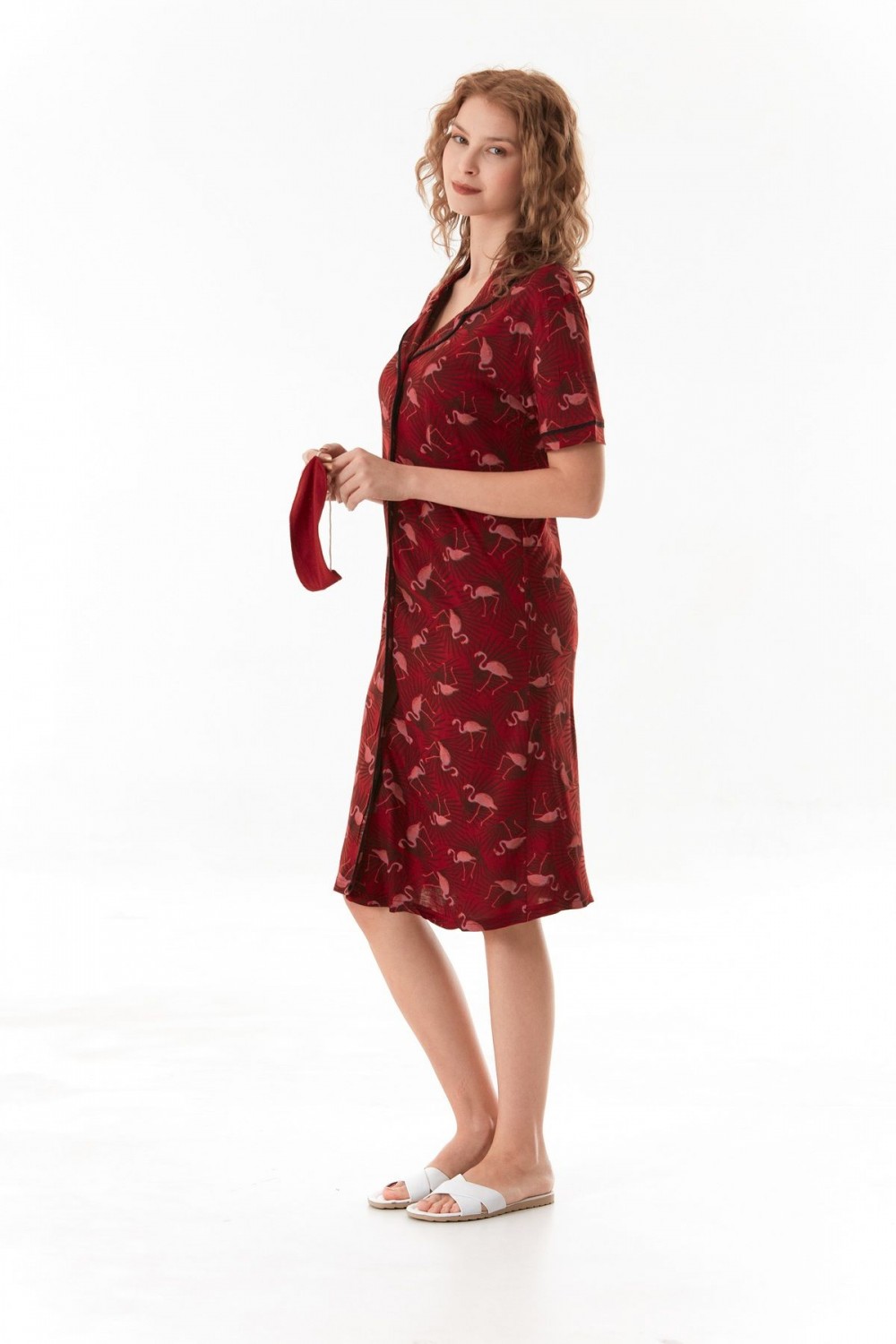 Kadın Bordo Flamingo Desenli Boydan Düğmeli Viskon Kumaş Gecelik Elbise ( Uyku bandı Hediyeli )