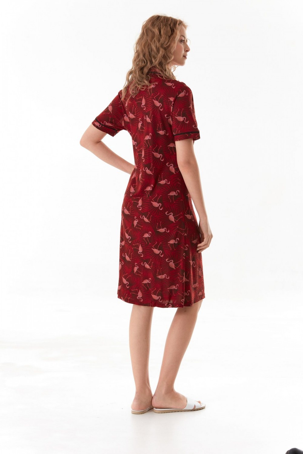 Kadın Bordo Flamingo Desenli Boydan Düğmeli Viskon Kumaş Gecelik Elbise ( Uyku bandı Hediyeli )