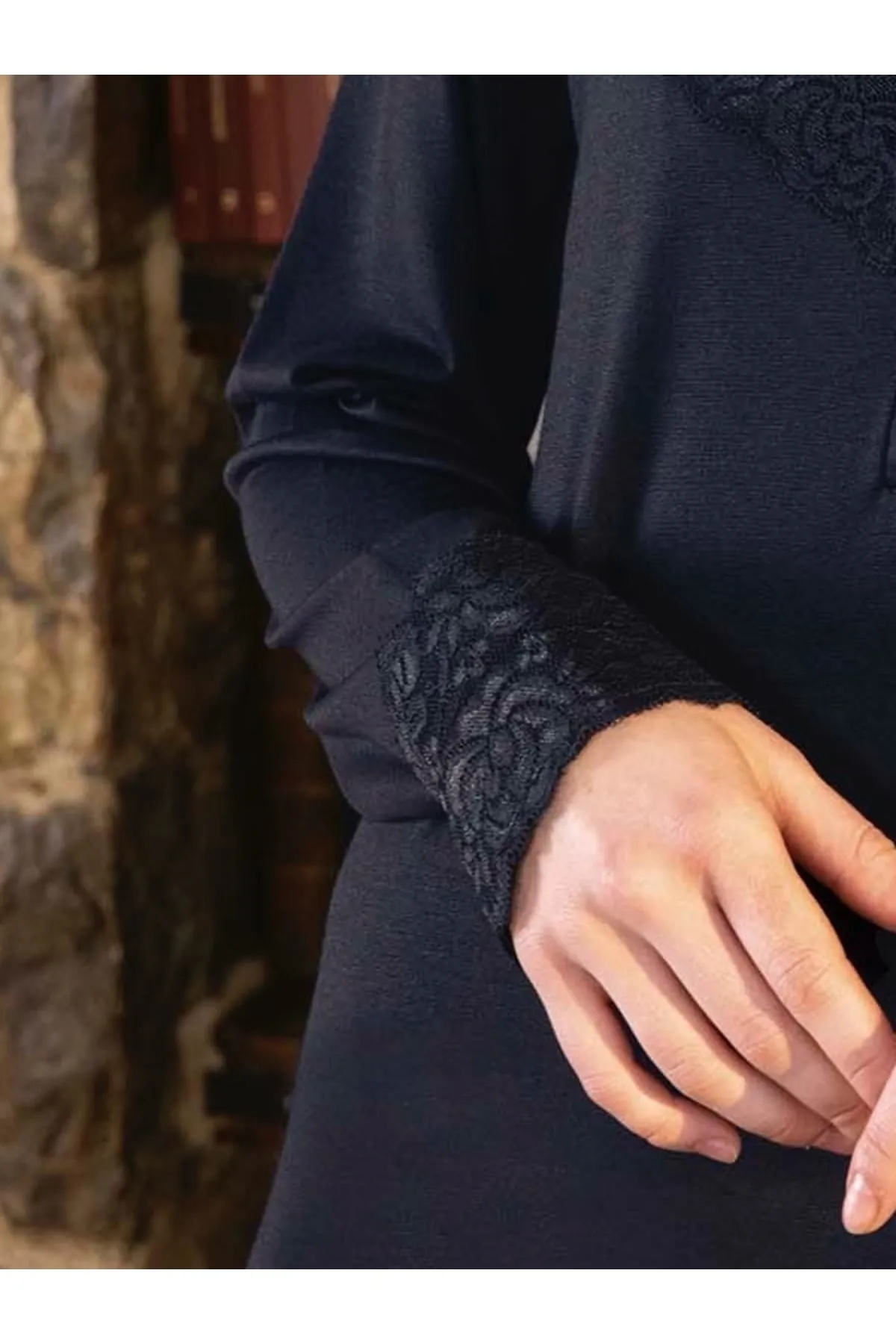 Kadın Dantelli Uzun Kollu Pamuk Kumaş Gecelik Lacivert Renk (115 Cm Uzunluk)