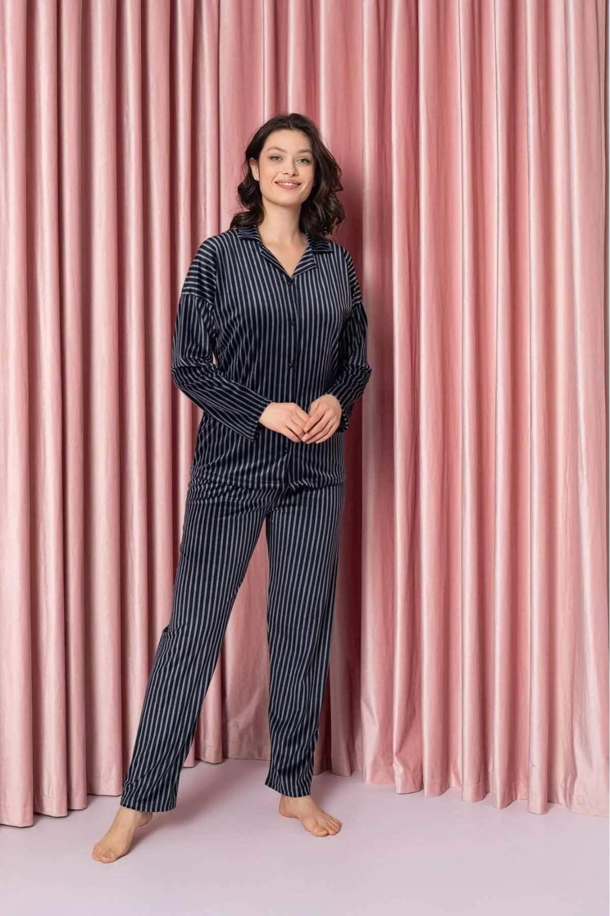 Kadın Kadife Önden Düğmeli Pijama Takımı YENİ SEZON