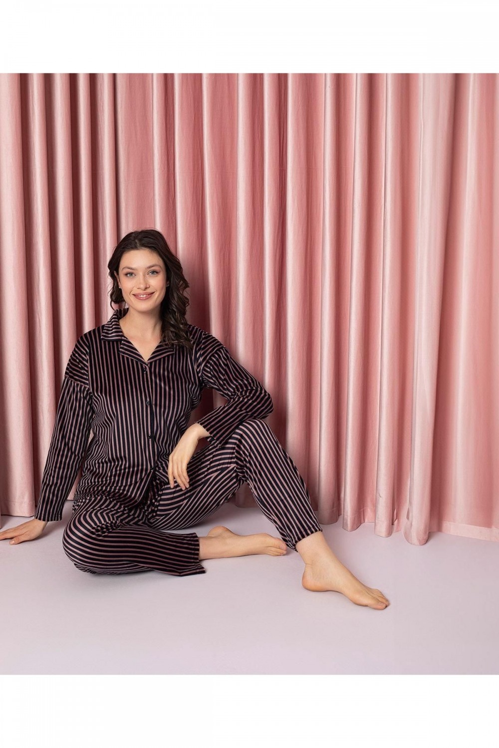 Kadın Kadife Önden Düğmeli Pijama Takımı YENİ SEZON