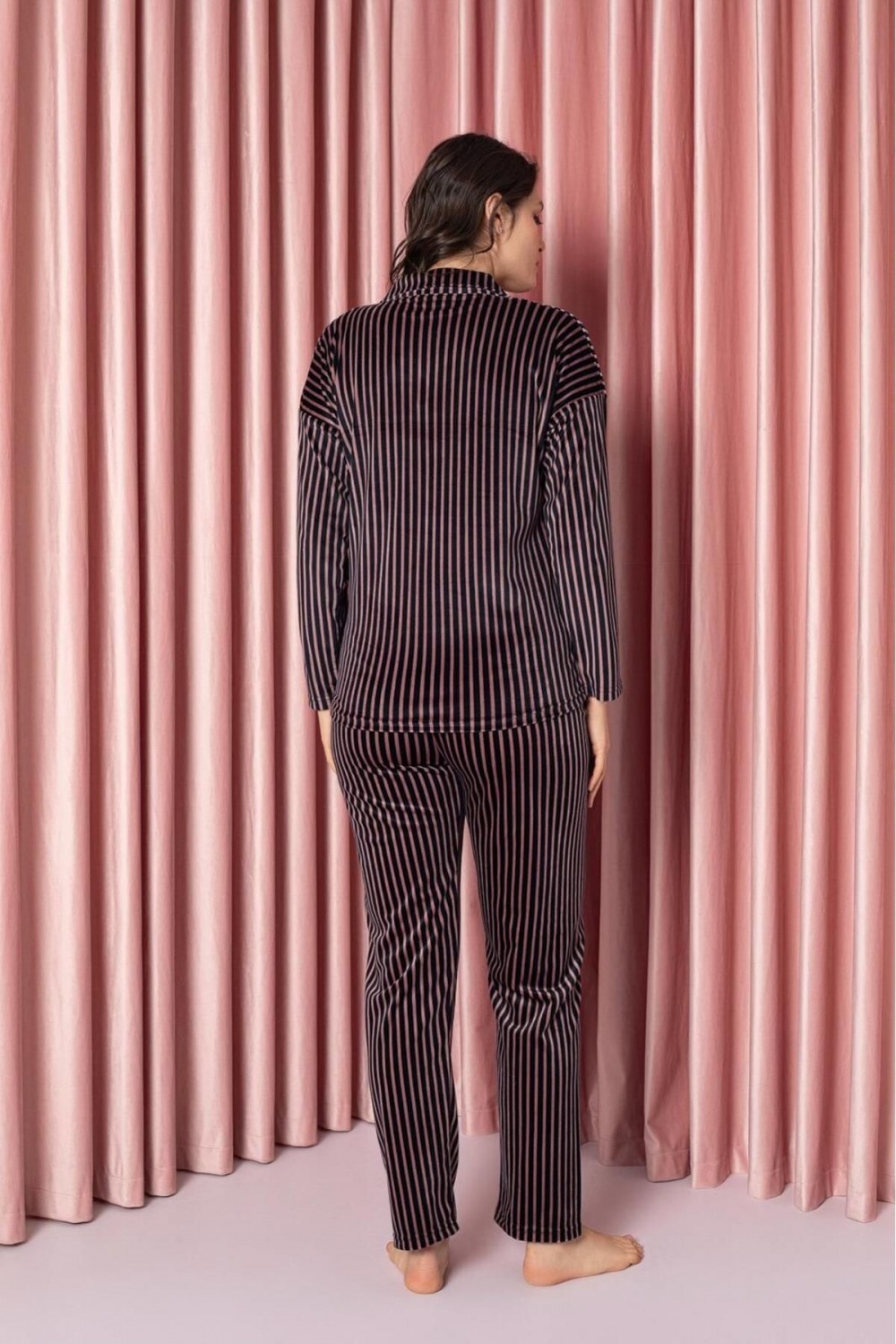 Kadın Kadife Önden Düğmeli Pijama Takımı YENİ SEZON
