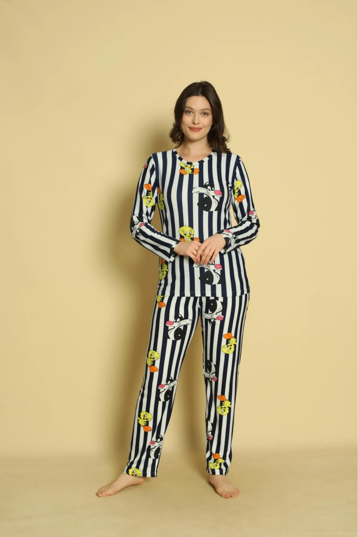 Kadın Sıfır Yaka Yılbaşına Özel Süet Yumuşak Kumaş Uzun Kollu Pijama Takımı SİYAH-M