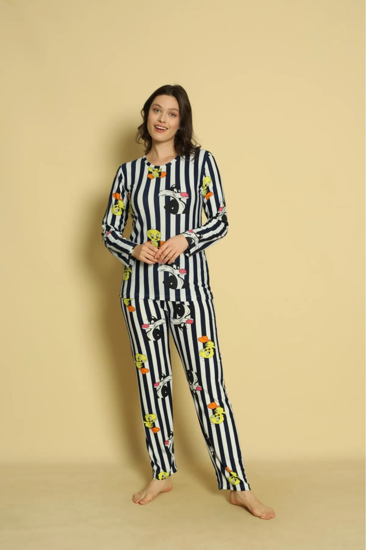 Kadın Sıfır Yaka Yılbaşına Özel Süet Yumuşak Kumaş Uzun Kollu Pijama Takımı SİYAH-M