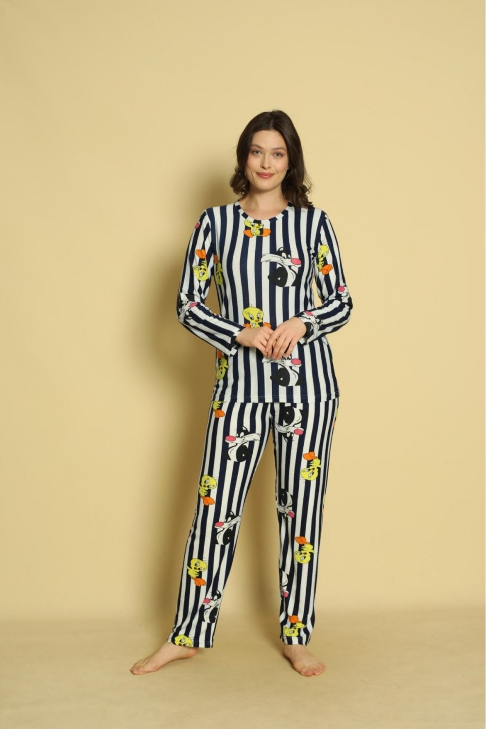 Kadın Sıfır Yaka Yılbaşına Özel Süet Yumuşak Kumaş Uzun Kollu  Pijama Takımı